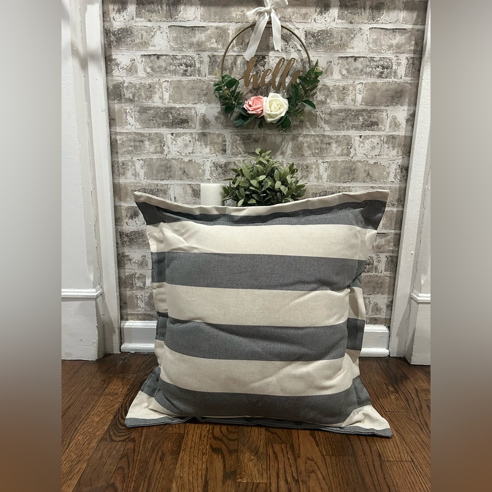 THRESHOLD Cabana Stripe Outdoor Deep Seat Pillow Back Cushion 20"X20"